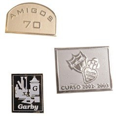 PUBLIGRAFIK DEL SURESTE: PINS TROQUELADOS DE METAL REX med. 2.5 cms