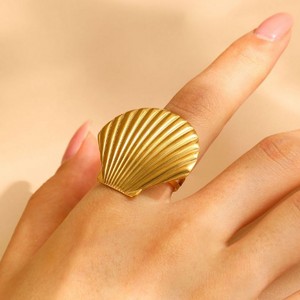 Anillo Gran Concha Dorada Acero Inoxidable 1i1