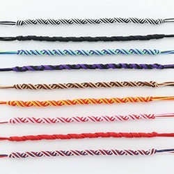 PULSERA DE HILO