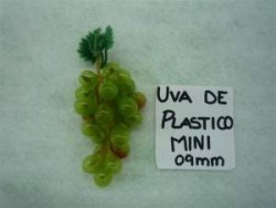 UVA PLASTICO 9CM
