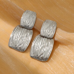 Aretes Cuadrados Plateados Acero Inoxidable  2V1