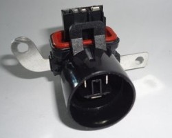 ADAPTADOR (461804) ADAPTADOR PARA REGULADOR DELCO CS121 70A. GEO TOYOTA 3 TERMINALES CONECTOR REDONDO