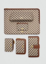 Funda ordenador estampado logo