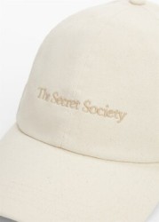 Gorra mensaje bordado