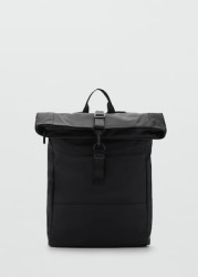 Mochila engomada cierre solapa