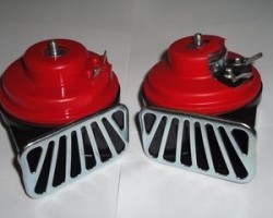 BOCINA (B360) JGO. BOCINA CARACOL ROJA FIAMM SUPER CON/REJILLA Y S/RELEVADOR