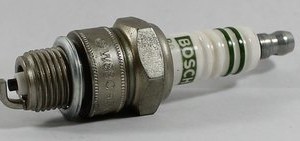 BUJIA (241229714) BUJIA W8BC VW SEDAN 69-90 BRASILIA HORMIGA COMBI 1600 RENAULT R12 R5 MIRAGE antes 0241229578