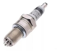 BUJIA (242235627) BUJIA DE PLATINO +4 WGR7DQP Chrysler Comerciales 8cil 5.9 79-94 Chrysler H100 Chasis D/H 4cil 2.4 03-06 Shadow