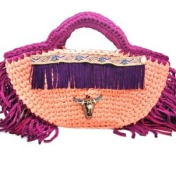Bolsa tejida con toro y gamuza