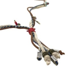 Collar con cordones y dijes