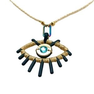 Collar con ojo bordado y chaquira