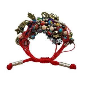 Pulsera de hilo ROJA con dijes de diferentes metales, piedras y amuletos