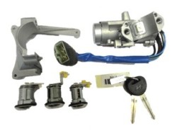 CILINDRO (81905-02A00) CILINDRO DE LLAVE CHRYSLER ATOS COMPLETO CON CHAPA PUERTA /CAJUELA