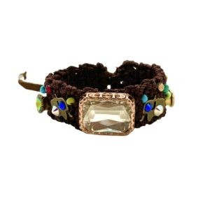 Pulsera tejida bordada con dijes y cristal