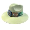 Sombrero con cinta de satin y piel color VERDE pistache