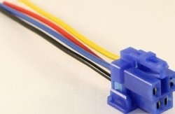 CONECTOR (ARN50194) CONECTOR RELEVADOR MOTOVENTILADOR TSURU 4 PUNTAS