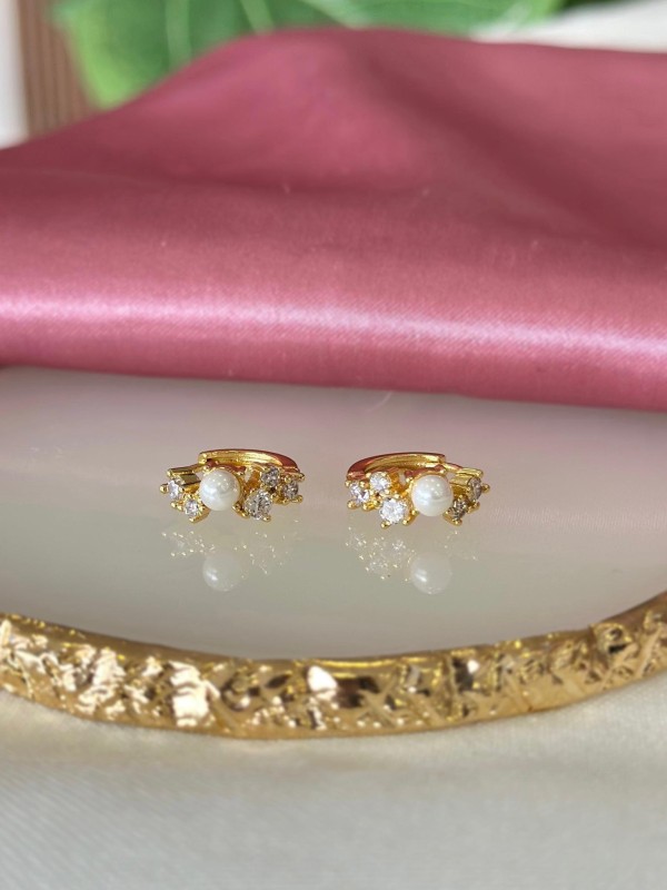 Arracadas perlas con puntos de zirconia 57