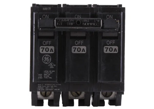 BREAKER THQL 3 X 70A 240V GE