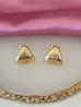 Aretes triangulo con rayas A20