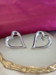 Aretes corazon plateados huecos #C112