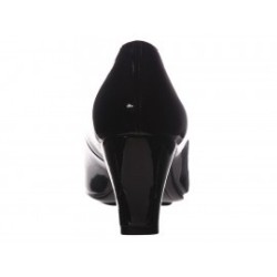 Zapatilla lisa Suave Pies negro intenso.