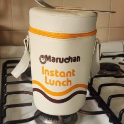 Bolsa Vinipiel en forma de Maruchan