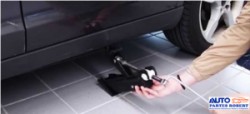 GATO PUNTO DE APOYO UNIVERSAL CAPACIDAD 1.5 TONELADAS CON MANIVELA REFORZADO PARA AUTOS Y CAMIONETAS OEM.