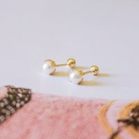 Arete mini perla oro 10k