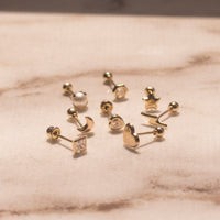 Arete mini perla oro 10k