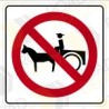 Calcomanía reflejante impresa de señal SR-28 PROHIBIDA LA CIRCULACIÓN DE VEHÍCULOS DE TRACCIÓN ANIMAL