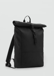 Mochila engomada cierre solapa