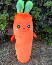 PELUCHE EN FORMA DE ZANAHORIA AMISTOSA 65CM