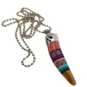 Collar con colmillo de madera hecho a mano y metal