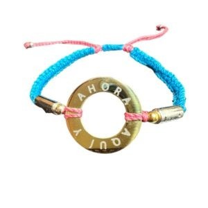 Pulsera con placa de AQUI y AHORA ajustable azúl