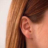Arete barrita con zirconia